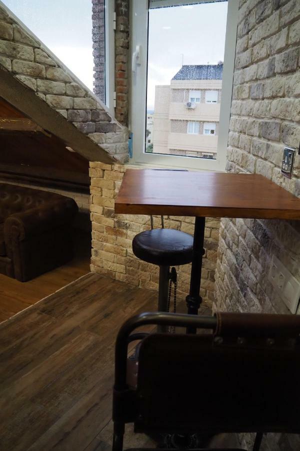 Tiny Apartment Touching Gibraltar La Linea de la Concepcion Exterior photo