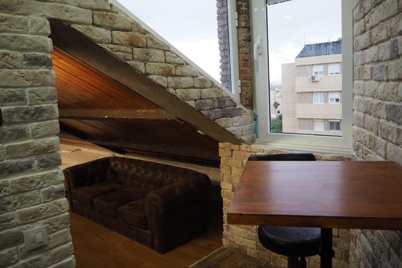 Tiny Apartment Touching Gibraltar La Linea de la Concepcion Exterior photo