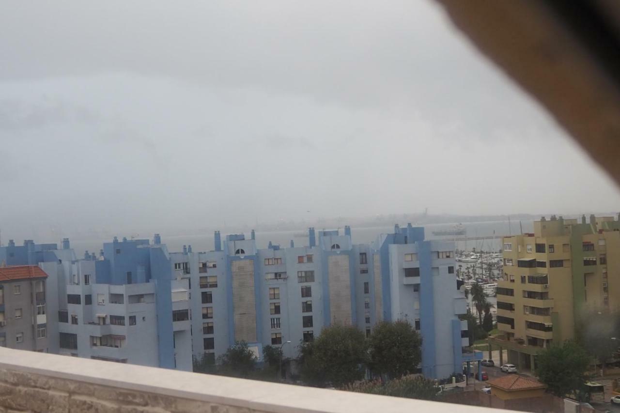 Tiny Apartment Touching Gibraltar La Linea de la Concepcion Exterior photo