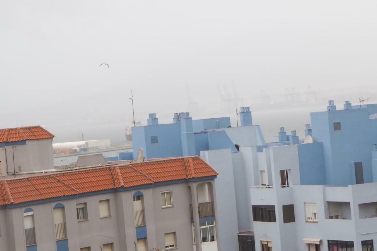 Tiny Apartment Touching Gibraltar La Linea de la Concepcion Exterior photo